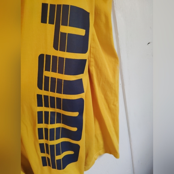 CLEAn & LIKE NEW!! PUMA, Logo Long Sleeve Tee. Size XL - Picture 3 of 5